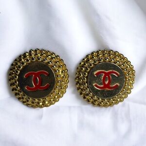 Vintage 1984 CHANEL Clip On Earrings